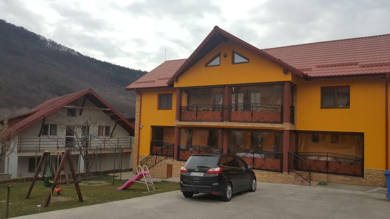 Casa Dodoc Hotel Caciulata Exterior photo
